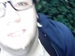 moi et un inconnu en foret