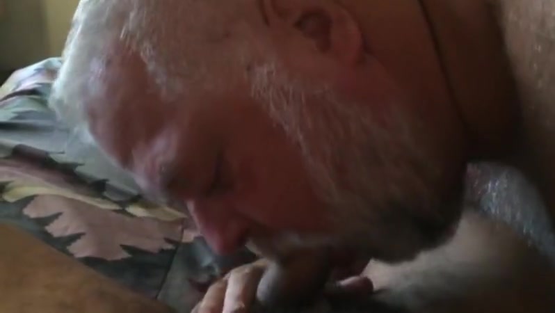 Chub daddy sucks cock 3
