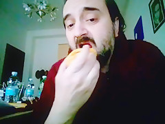 Kocalos – Eating crunched food with a vibrator